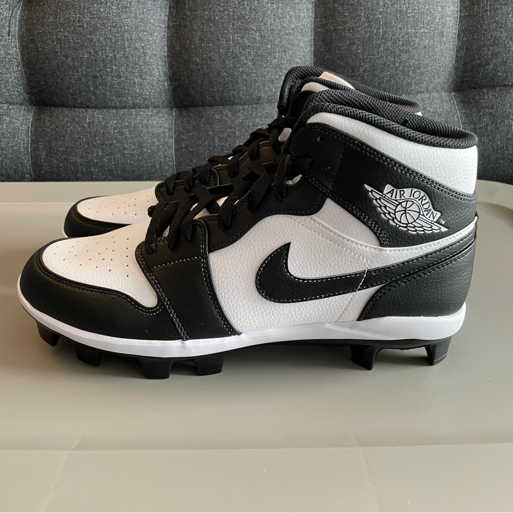 Air Jordan 1 Retro MCS Black White Baseball Cleats “Panda” Mens Unreleased